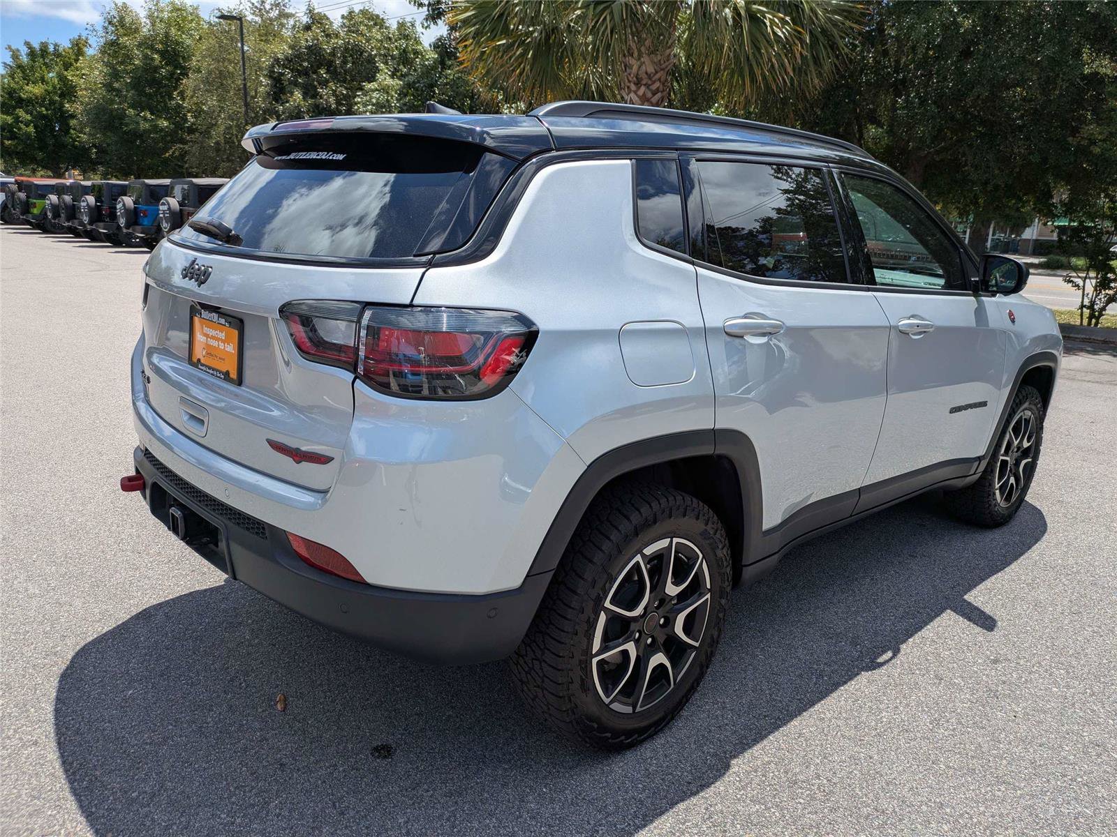 Used 2025 Jeep Compass Trailhawk w/ Trailhawk Elite Group AWD/4WD image 7