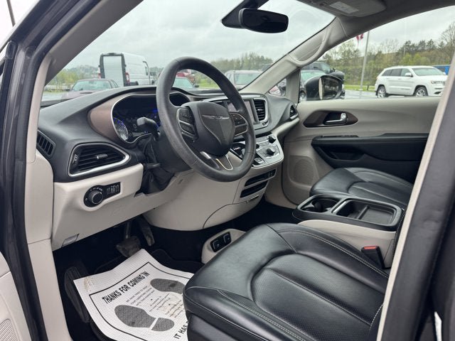 Used 2020 Chrysler Voyager Lxi FWD image 12