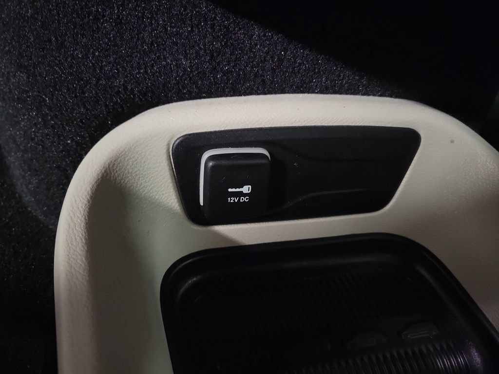 Used 2024 Chrysler Pacifica Touring-L FWD image 20