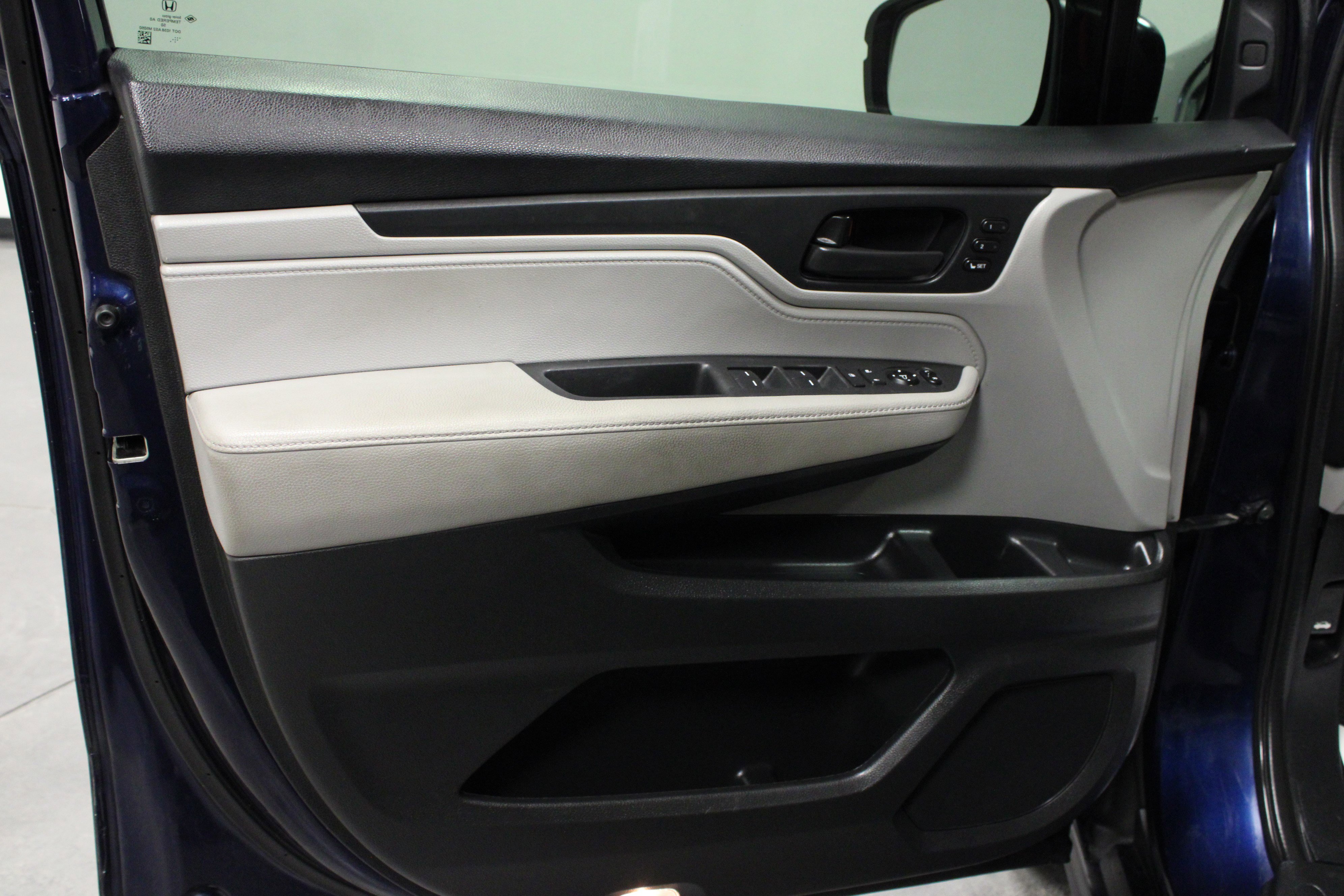 Used 2021 Honda Odyssey EX-L image 11