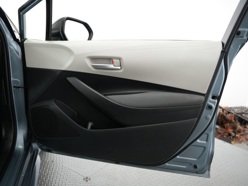 Used 2020 Toyota Corolla LE image 45