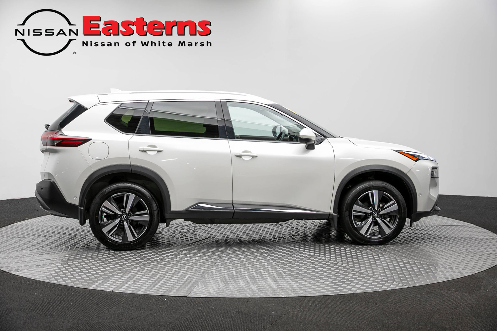 Used 2023 Nissan Rogue SL w/ SL Premium Package AWD/4WD image 4
