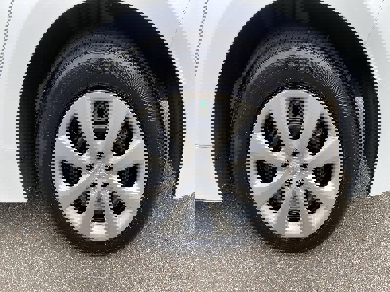 Used 2025 Toyota Corolla LE image 12