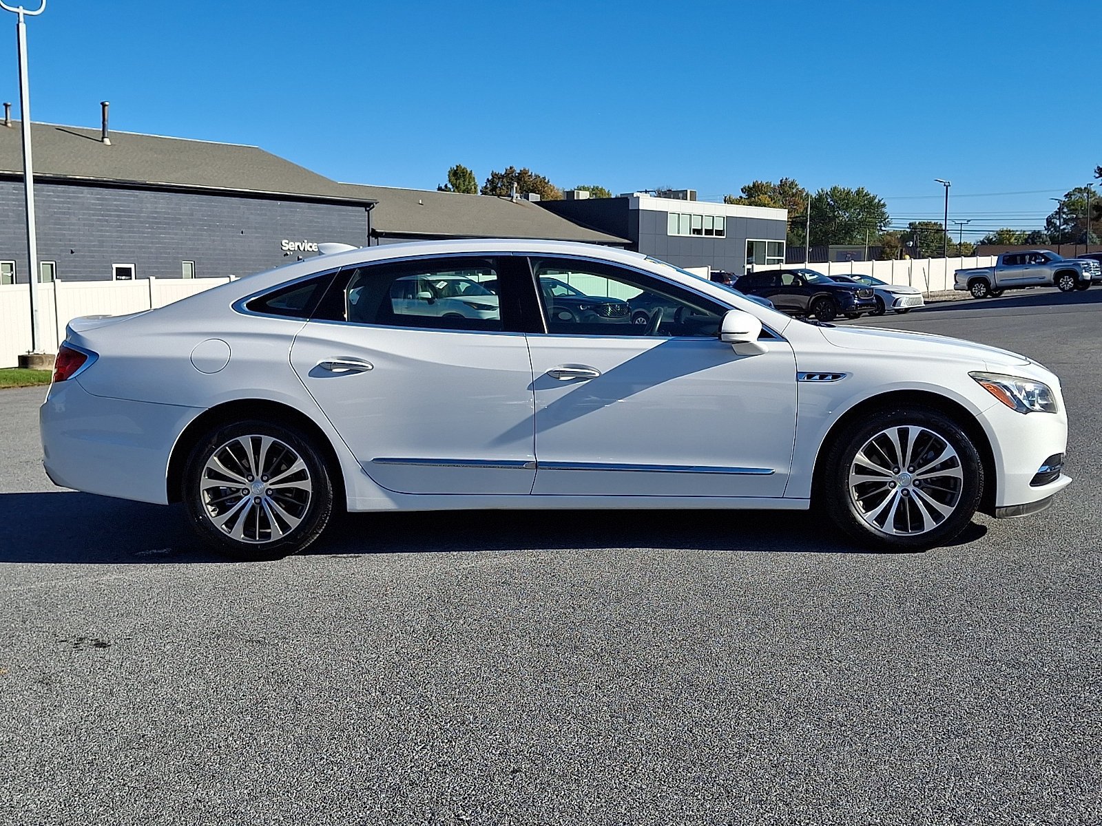 Used 2017 Buick LaCrosse Preferred FWD image 8