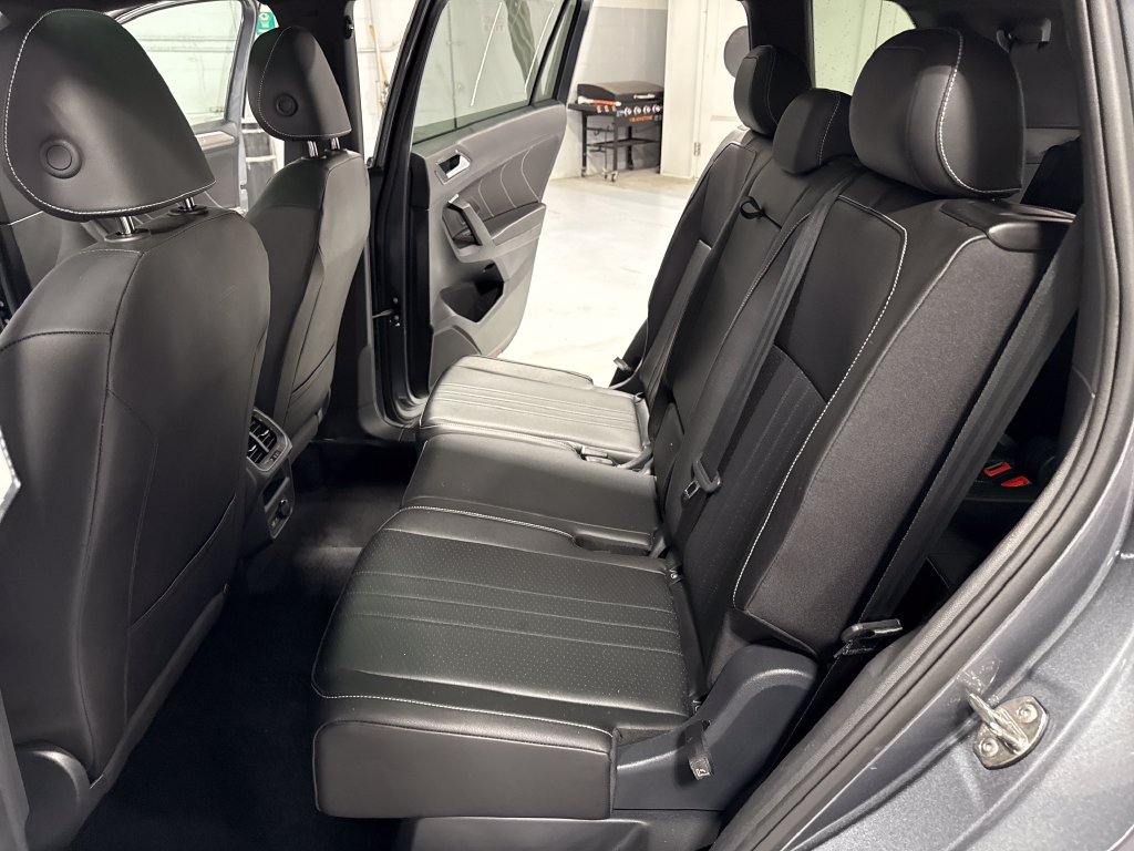 Used 2024 Volkswagen Tiguan SE R-Line FWD image 39