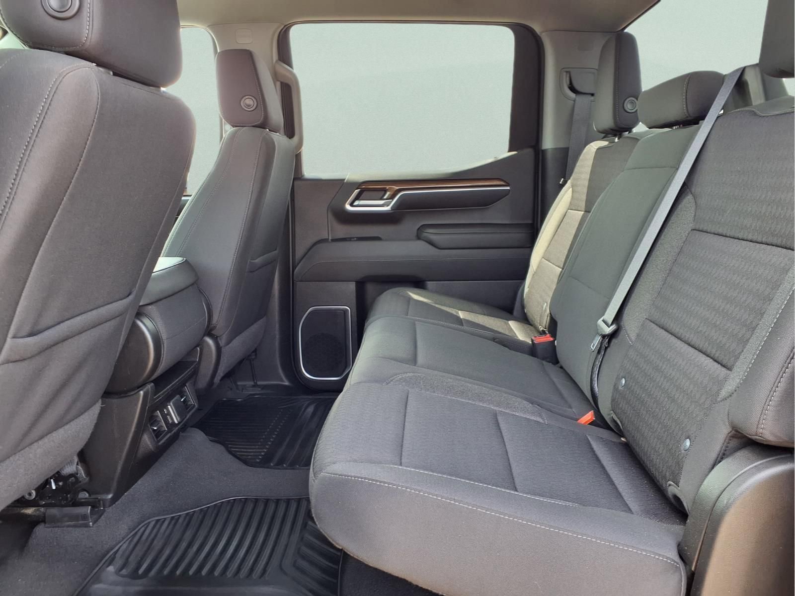 Used 2022 Chevrolet Silverado 1500 LT image 12