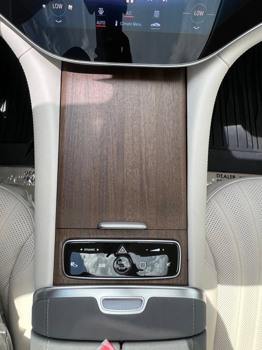 Used 2022 Mercedes-Benz EQS 580 4MATIC Sedan image 43