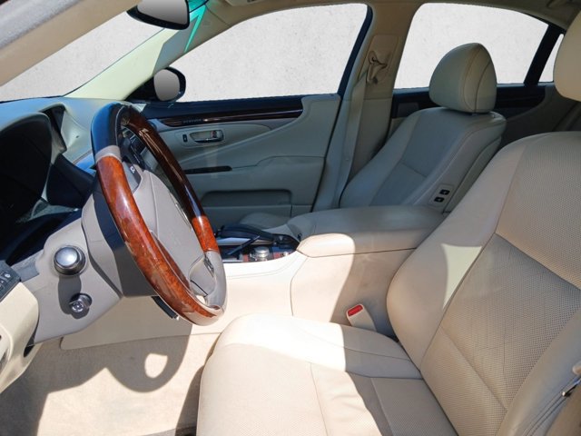 Used 2015 Lexus LS 460 w/ Comfort Package RWD image 17