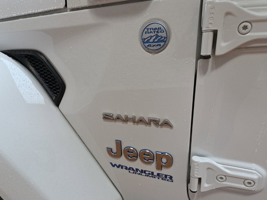 Used 2022 Jeep Wrangler Unlimited Sahara 4xe image 13