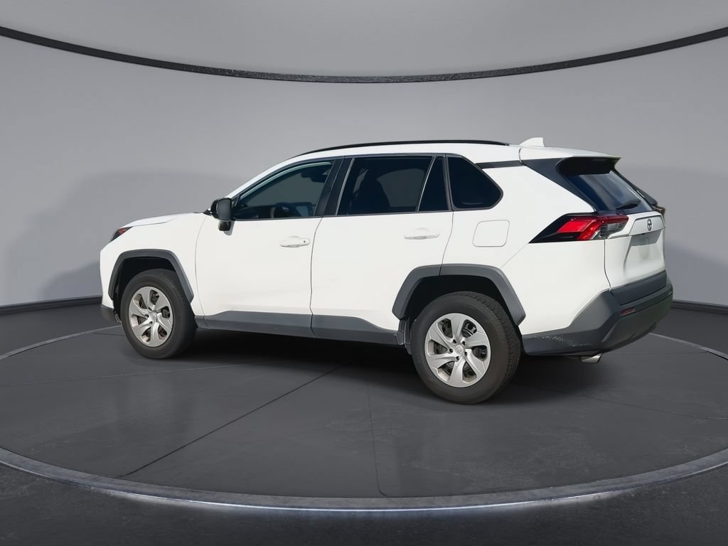 Used 2019 Toyota RAV4 LE FWD image 6