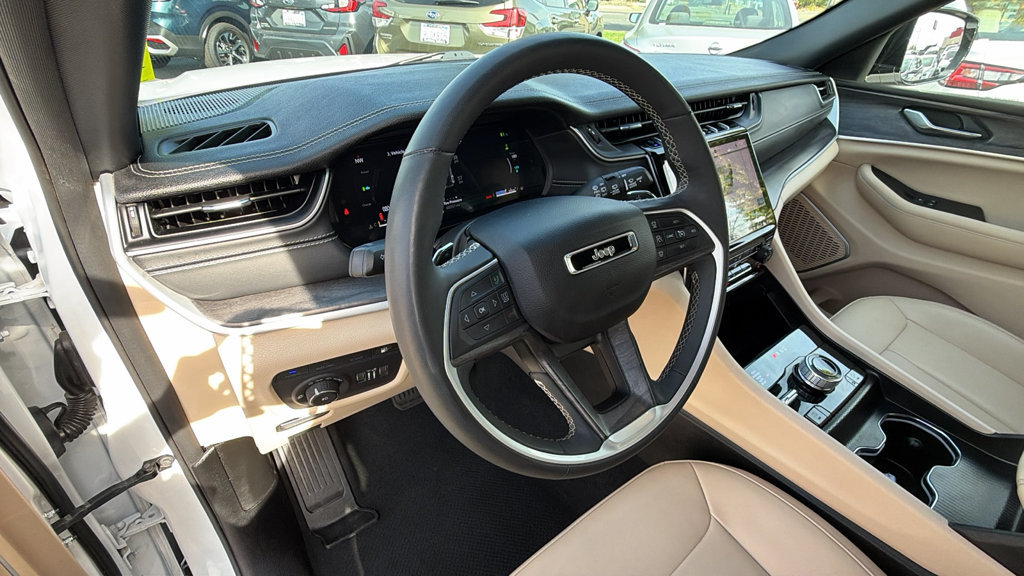Used 2024 Jeep Grand Cherokee Limited 4xe AWD/4WD image 32