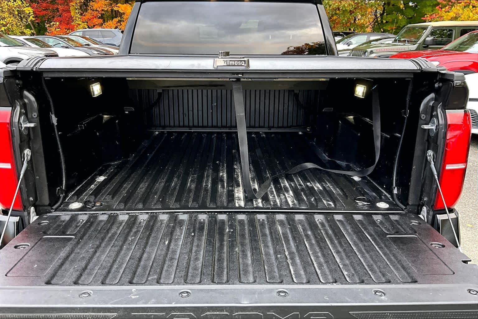 Certified 2025 Toyota Tacoma SR5 AWD/4WD image 30