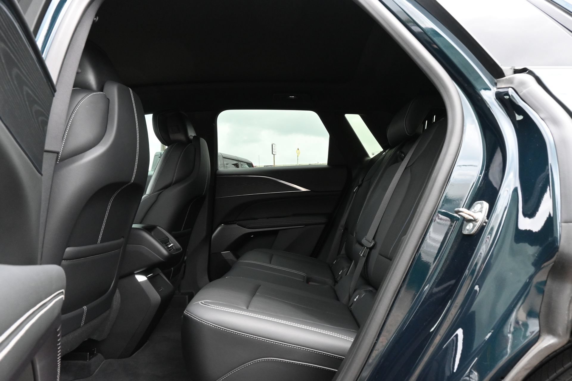 Used 2024 Cadillac Lyriq Luxury RWD image 19
