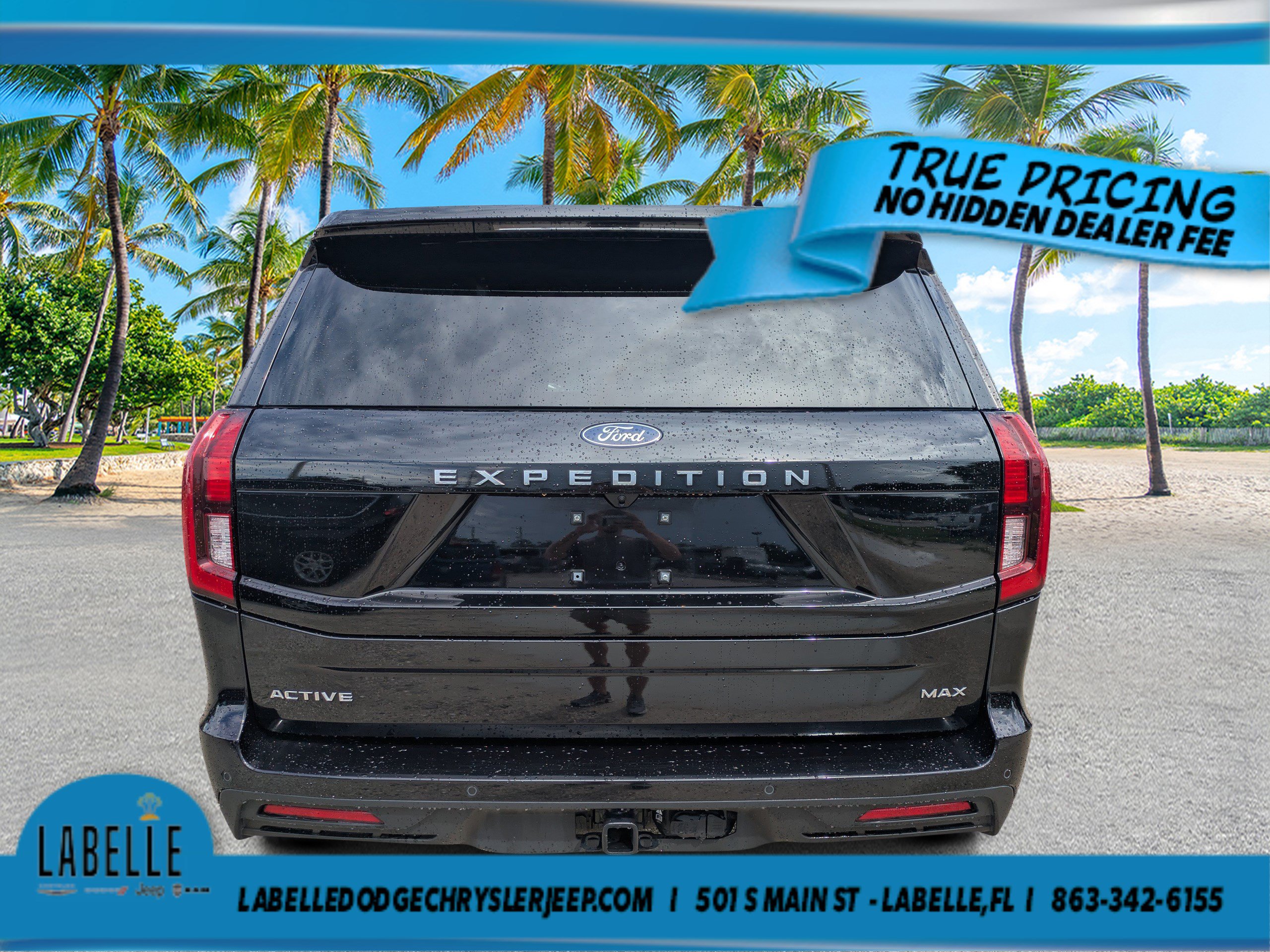 Used 2025 Ford Expedition Max Active RWD image 4