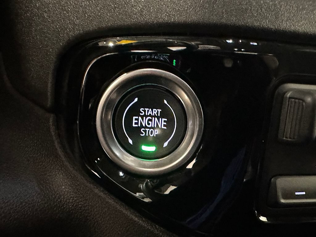 Used 2025 GMC Sierra 1500 Elevation AWD/4WD image 31