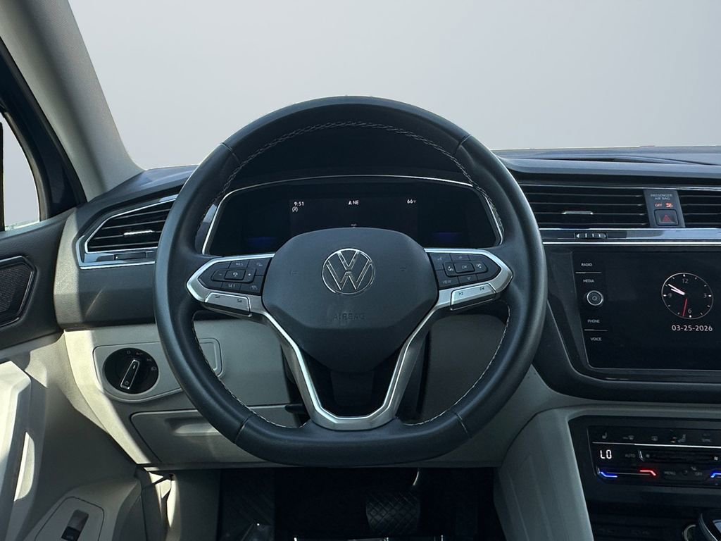 Used 2022 Volkswagen Tiguan SE image 12