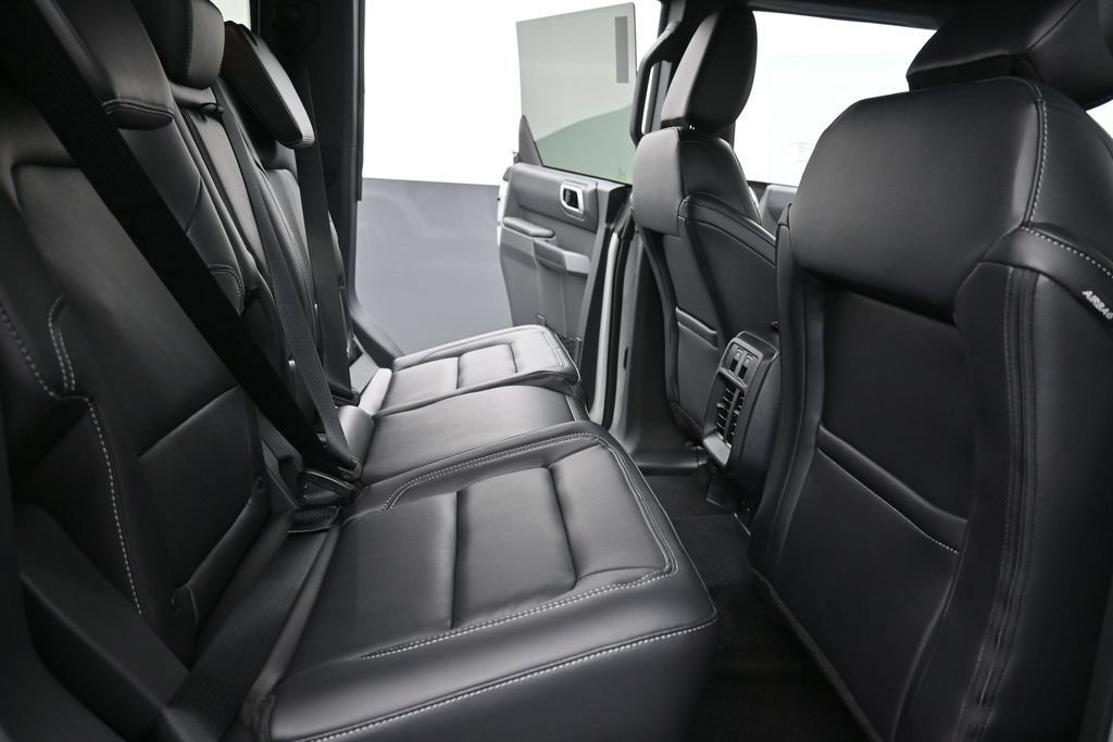 New 2026 Ford Bronco Outer Banks AWD/4WD image 2