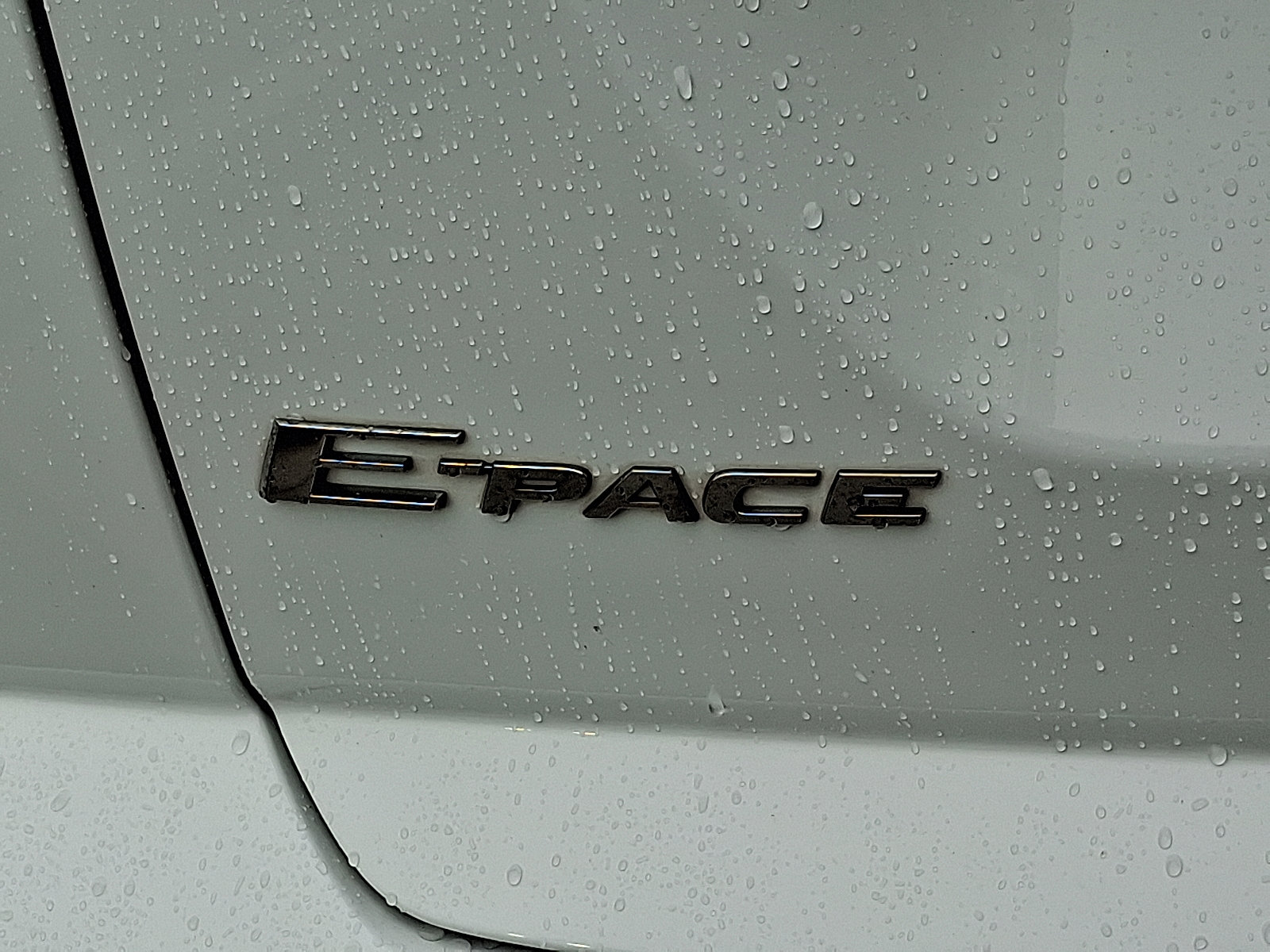 Used 2020 Jaguar E-PACE SE image 31