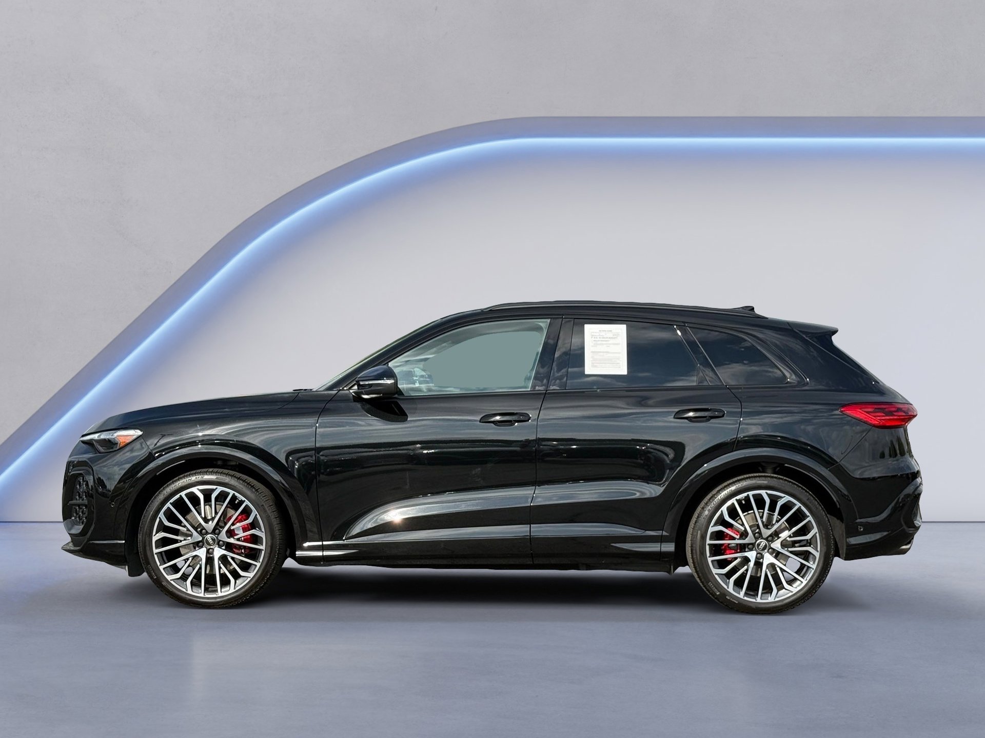 Used 2025 Audi SQ5 Premium Plus w/ Premium Plus Package image 10