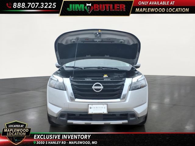 Used 2025 Nissan Pathfinder SL AWD/4WD image 24