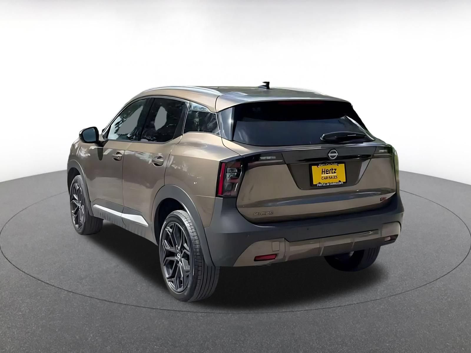 Used 2026 Nissan Kicks SR FWD image 10