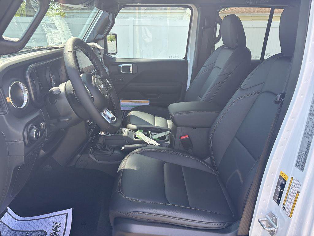 New 2026 Jeep Wrangler Unlimited Sahara AWD/4WD image 9