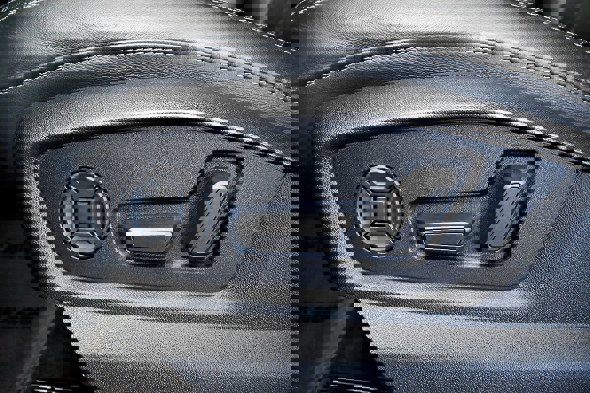 Used 2019 Audi Q8 Premium w/ Convenience Package image 20