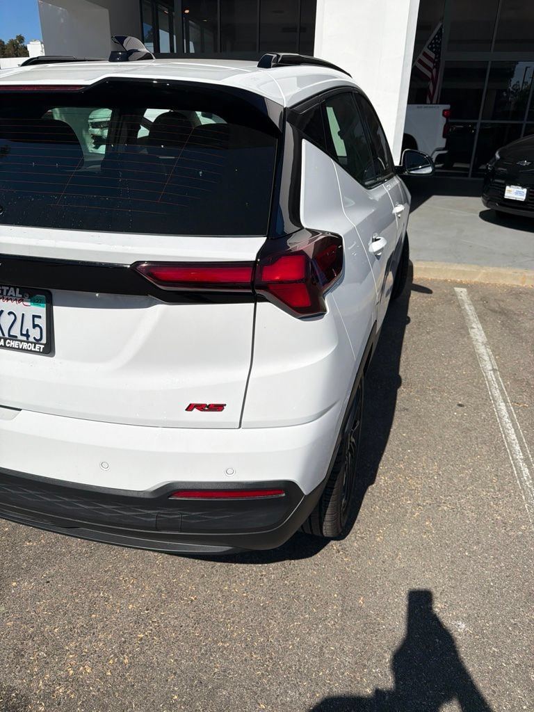 Used 2027 Chevrolet Bolt RS FWD image 8