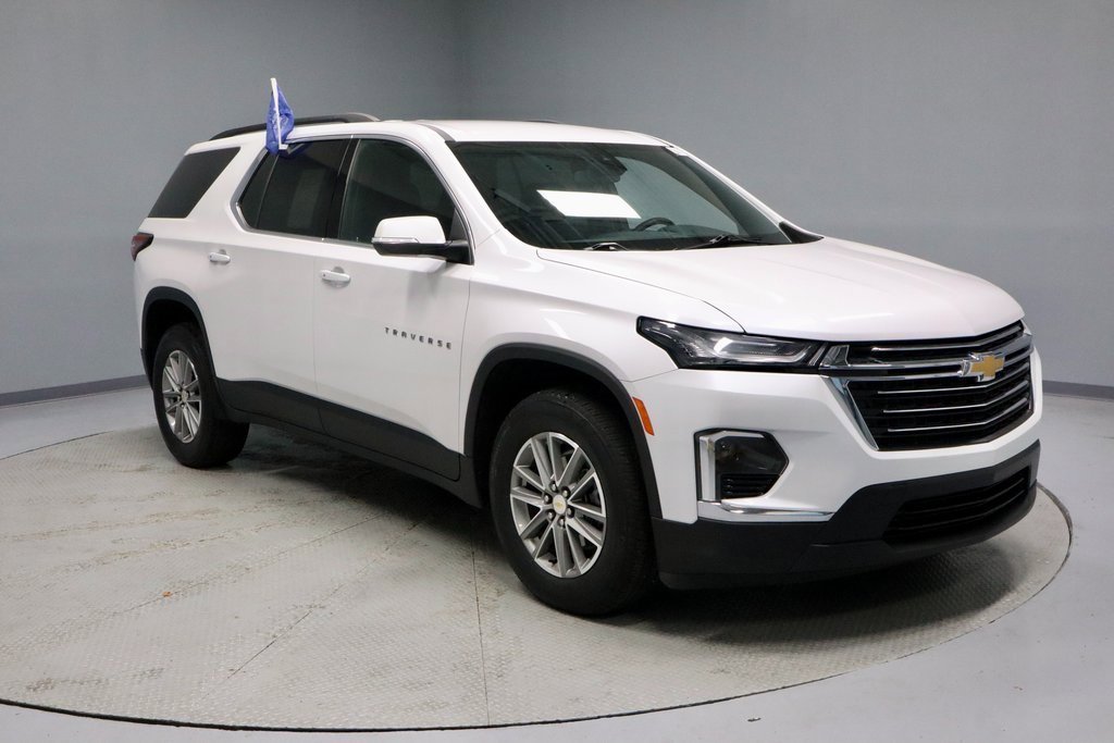 Used 2023 Chevrolet Traverse LT image 1