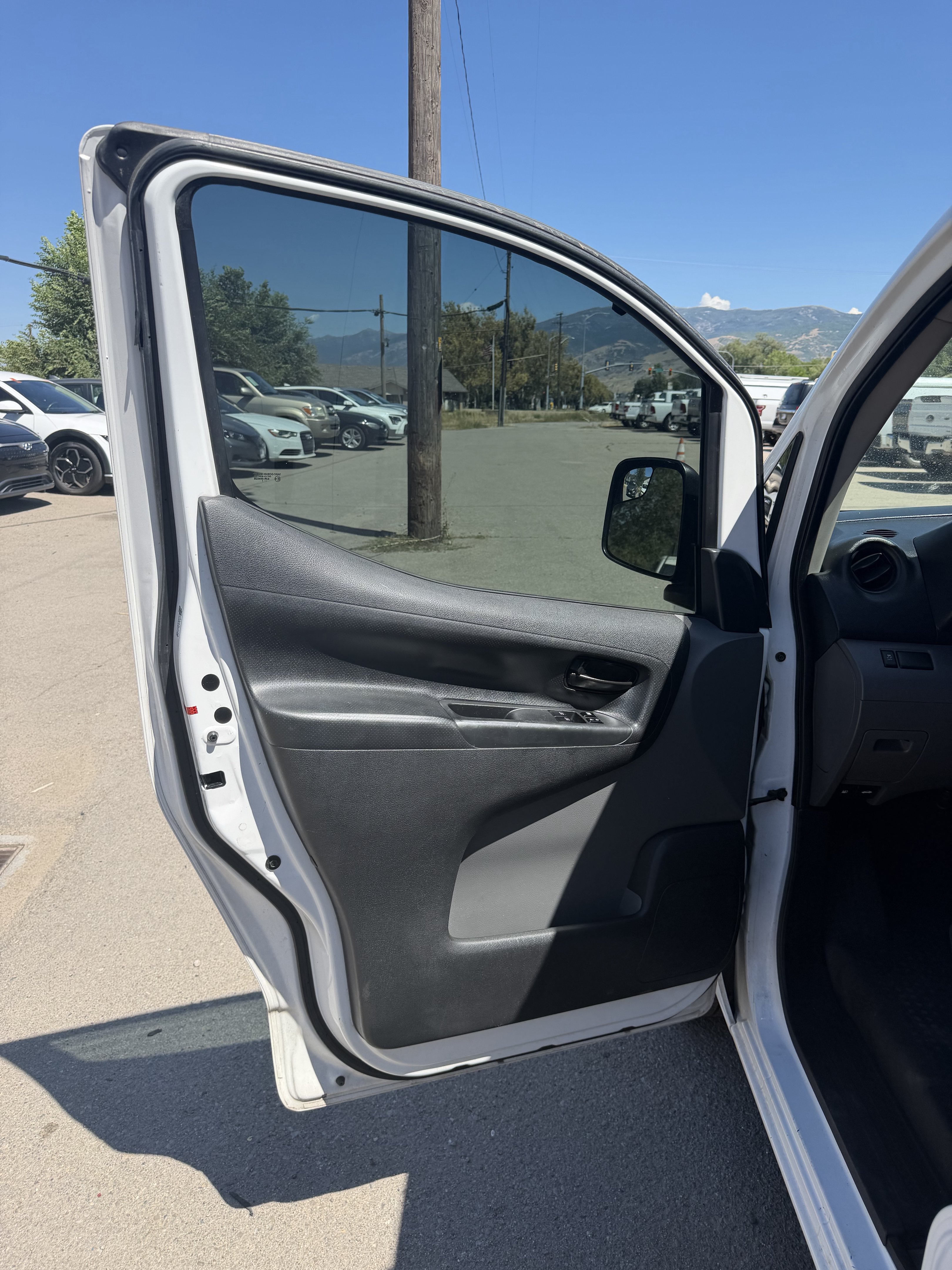 Used 2018 Nissan NV200 S FWD image 16