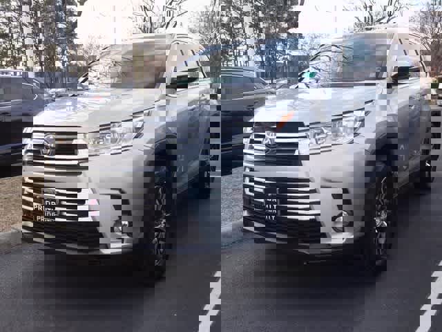 Used 2019 Toyota Highlander Plus image 1
