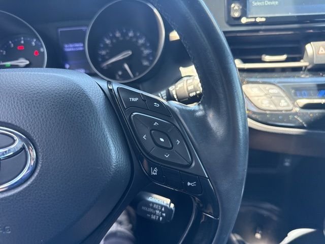 Used 2018 Toyota C-HR XLE FWD image 18