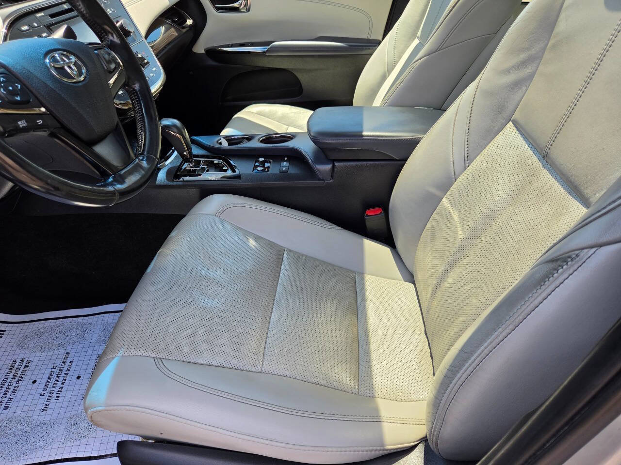 Used 2015 Toyota Avalon Limited FWD image 16