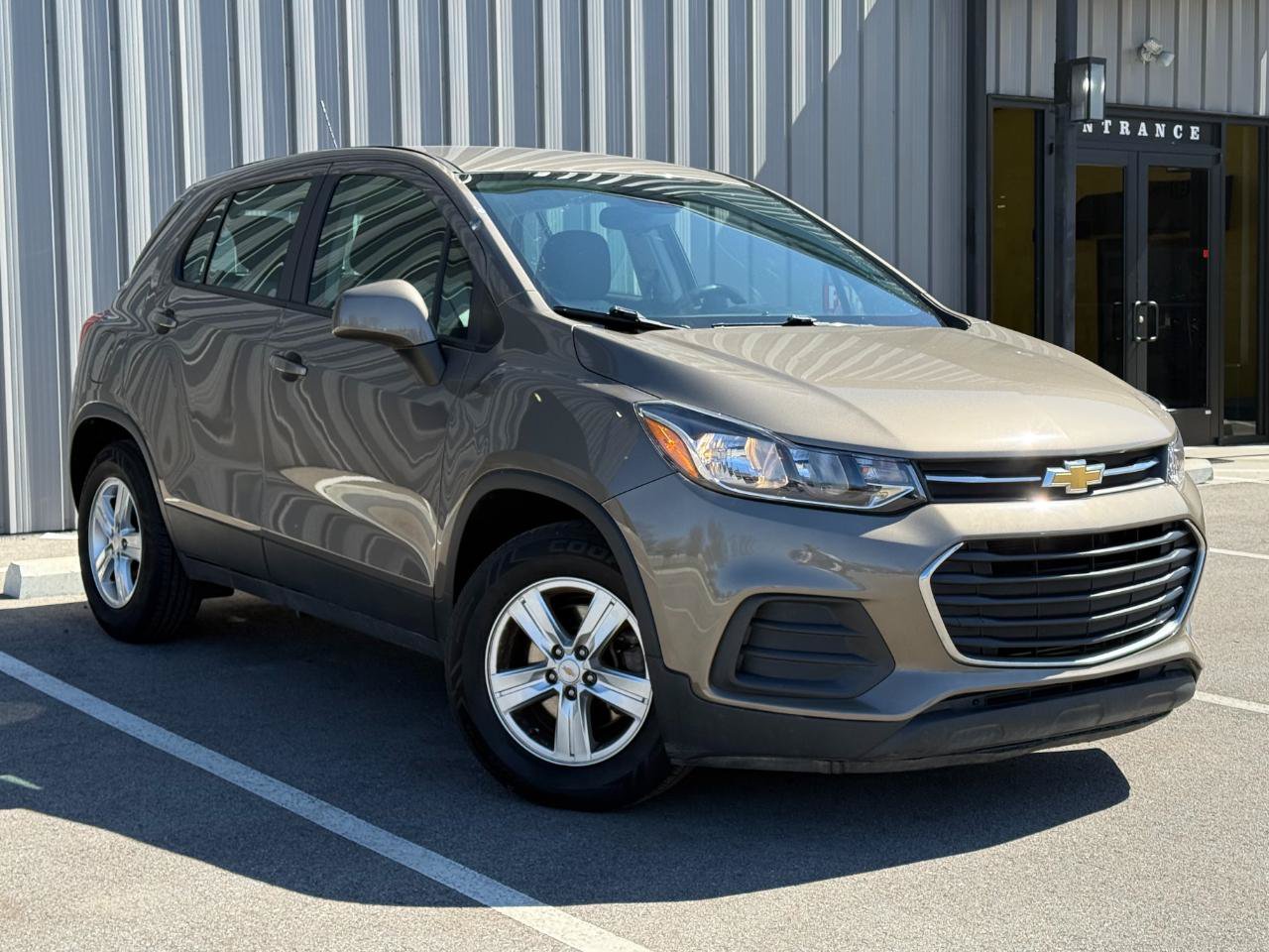 Used 2020 Chevrolet Trax LS FWD image 3