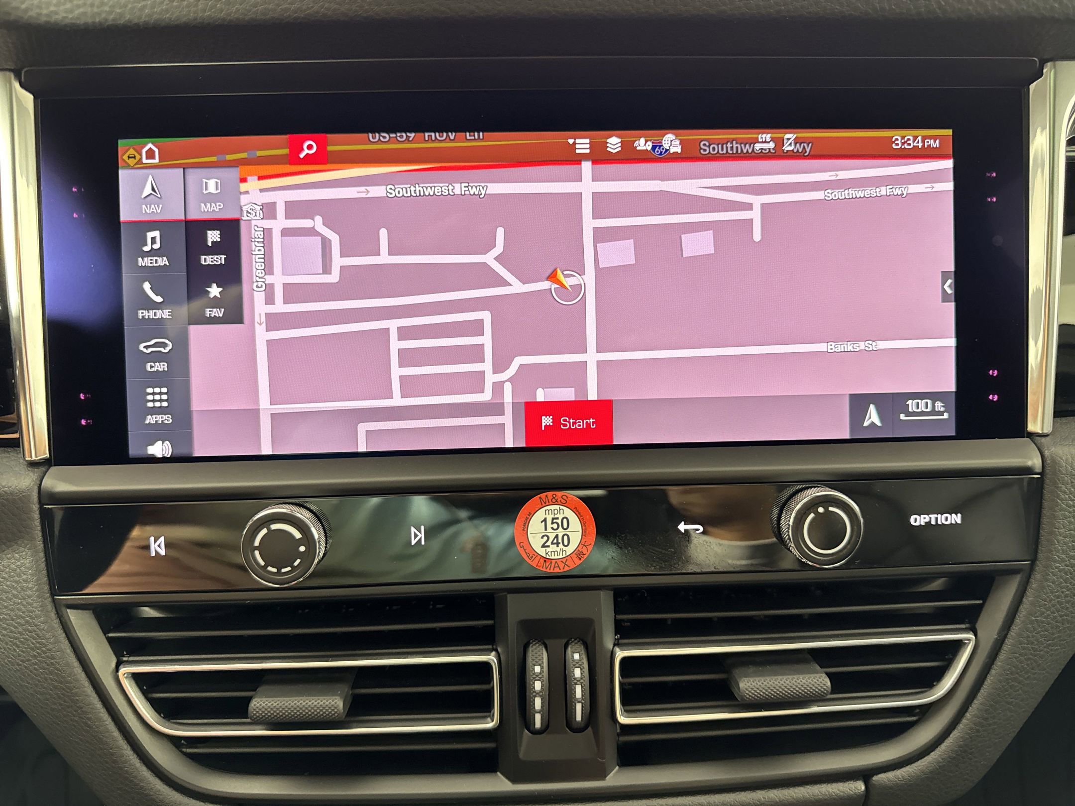 Certified 2025 Porsche Macan image 18