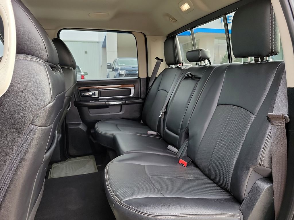 Used 2018 RAM 1500 Laramie w/ Convenience Group AWD/4WD image 16
