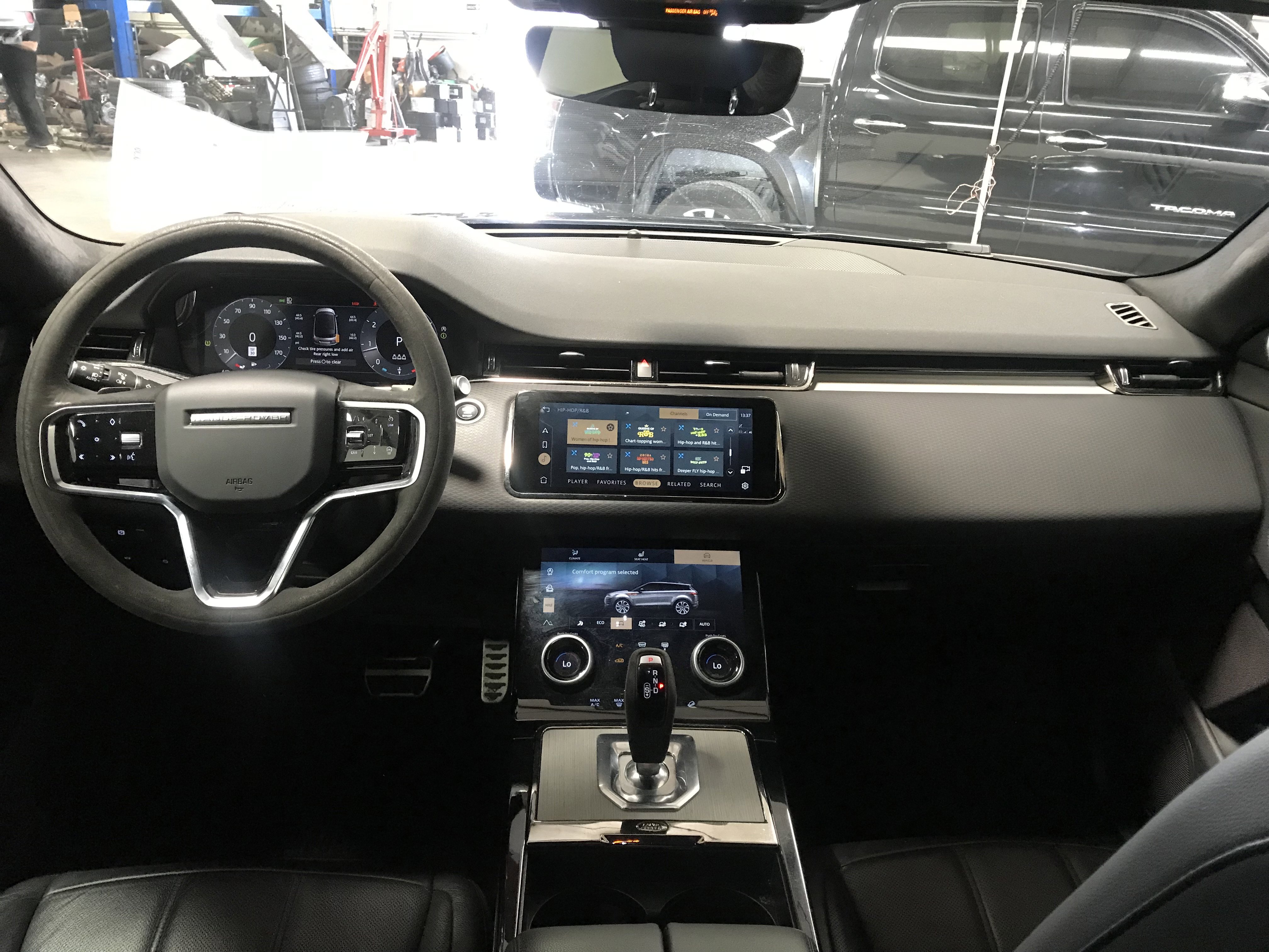 Used 2023 Land Rover Range Rover Evoque HST AWD/4WD image 15