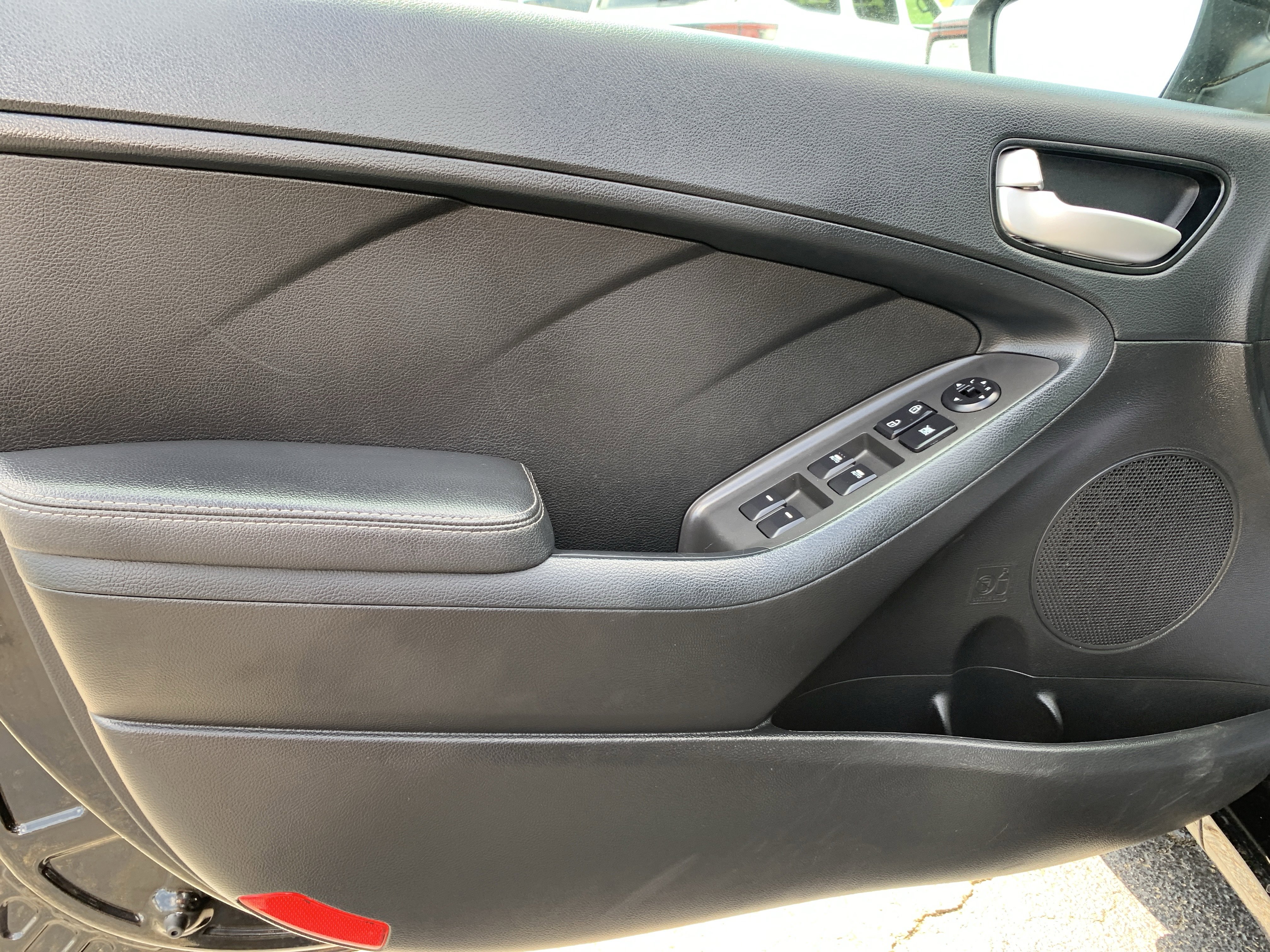 Used 2017 Kia Forte LX FWD image 16