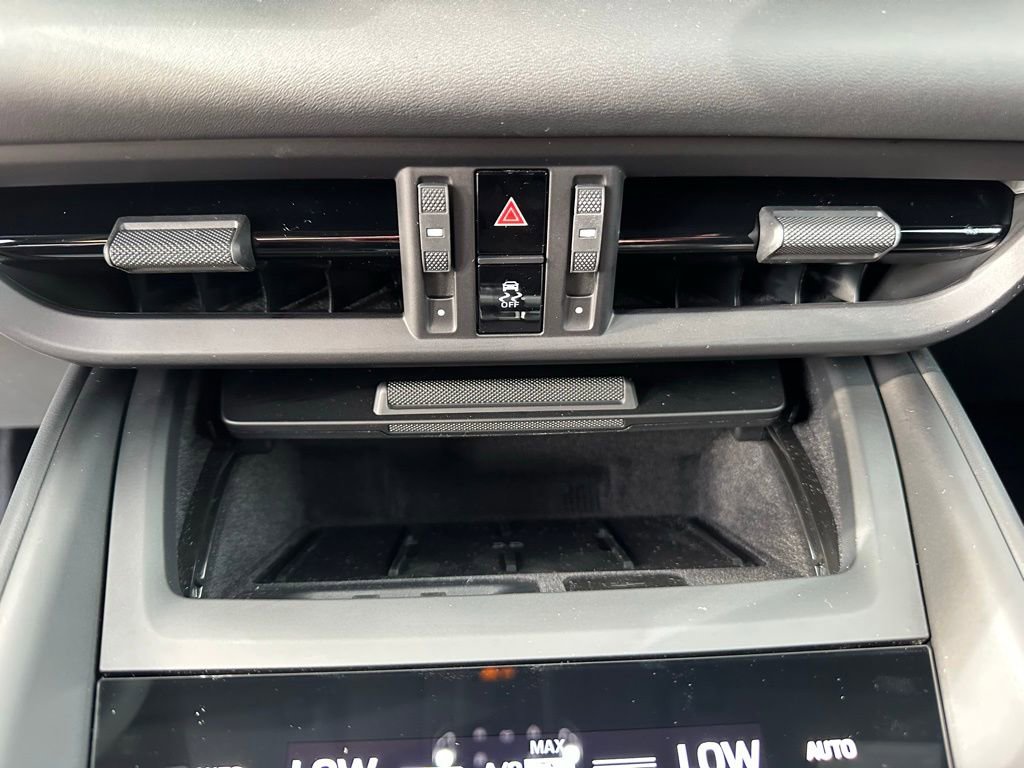 Used 2026 Porsche Macan Electric image 26