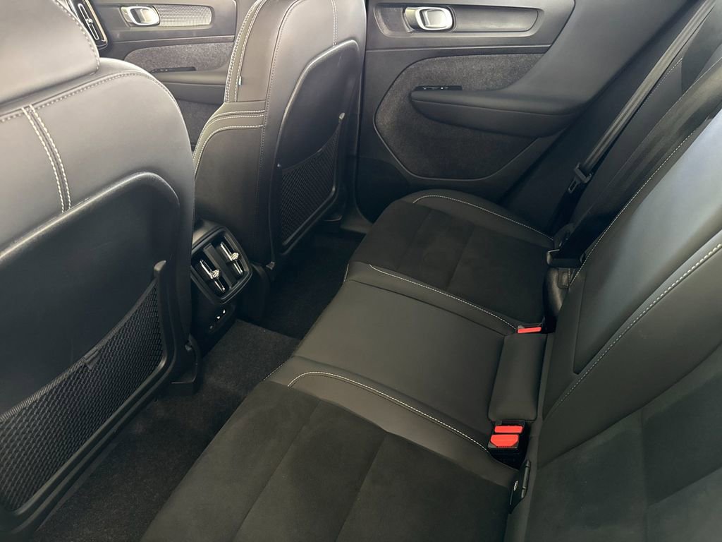 Certified 2025 Volvo XC40 B5 Plus image 11