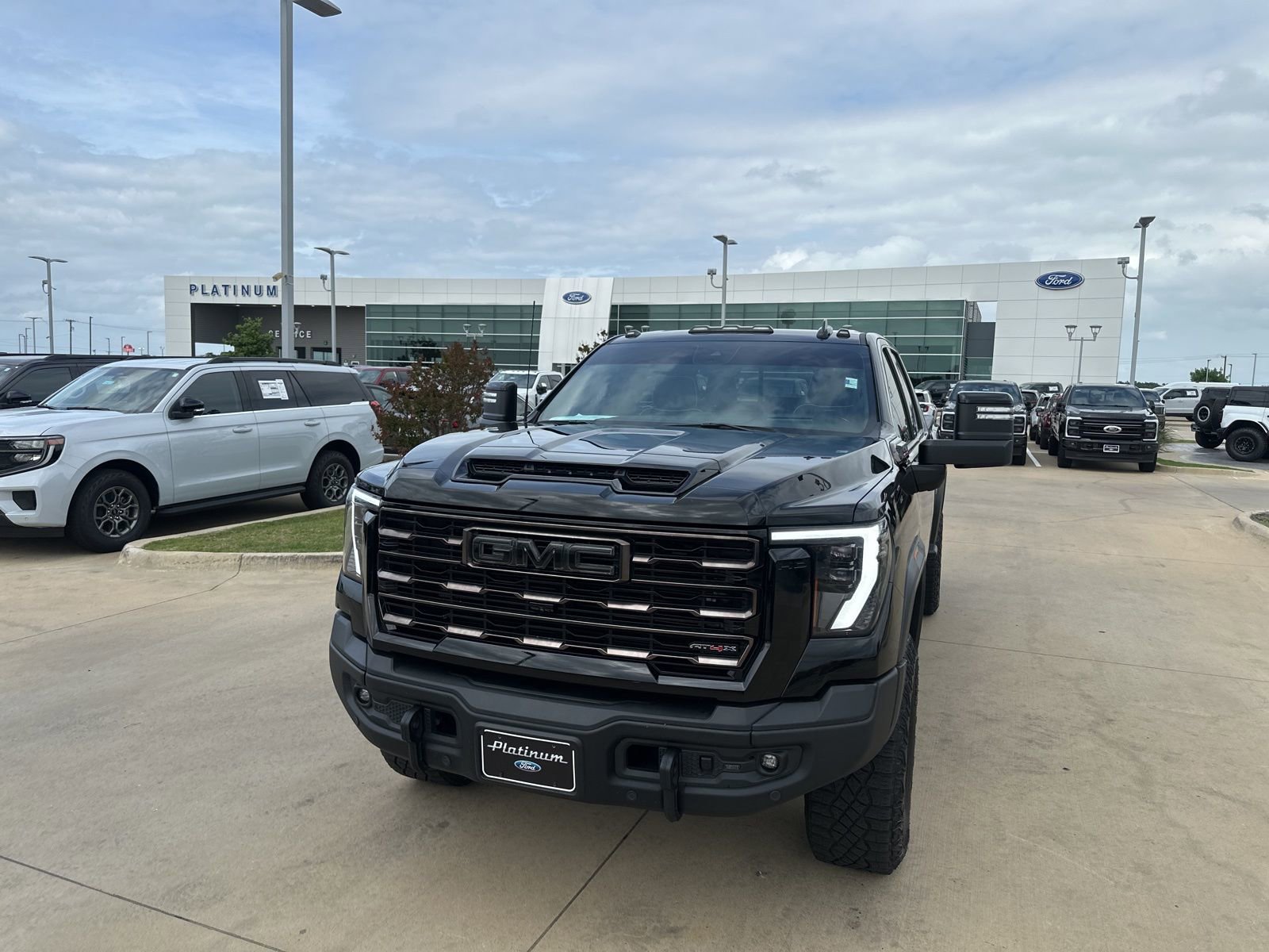 Used 2024 GMC Sierra 2500 AT4X w/ AT4X AEV Edition image 26