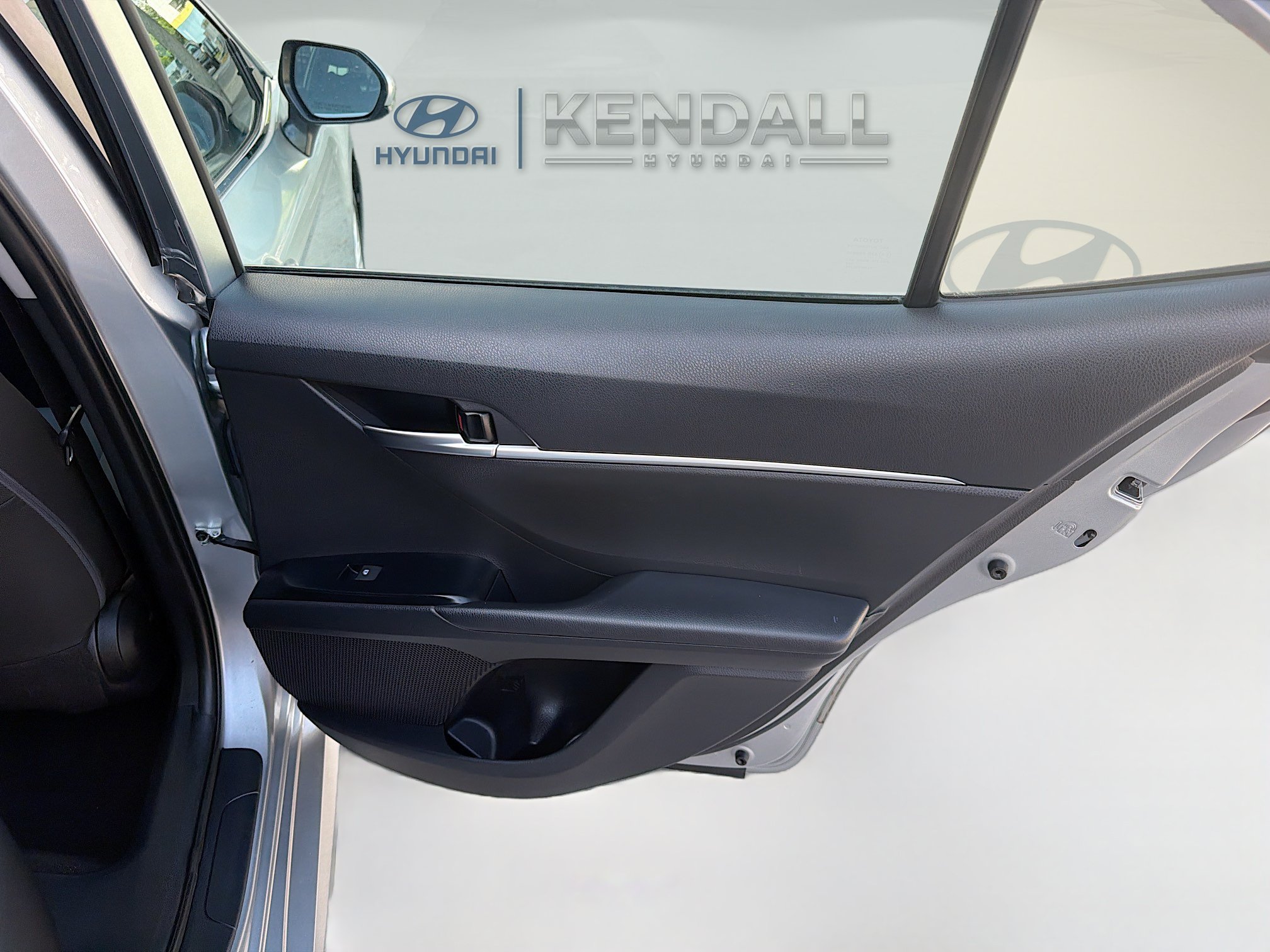 Used 2020 Toyota Camry LE FWD image 27