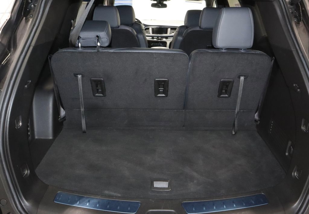 Used 2024 Buick Enclave Essence w/ Sport Touring Edition FWD image 13