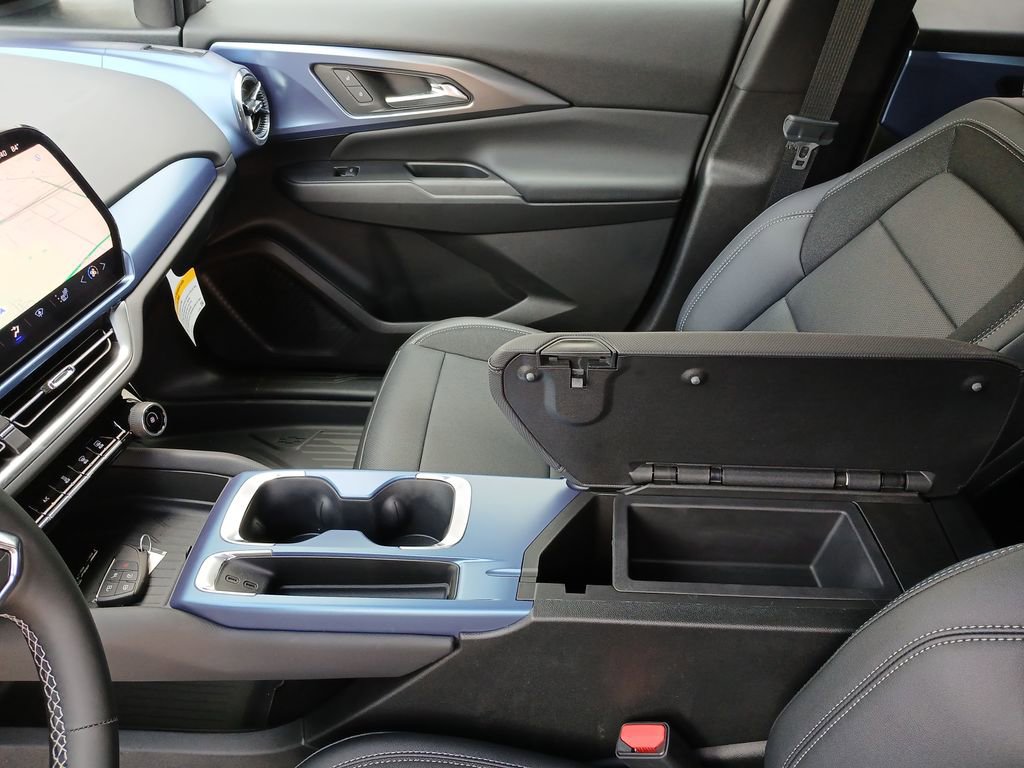 New 2025 Chevrolet Equinox EV LT image 24