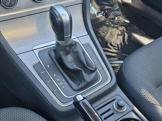 Used 2016 Volkswagen Golf S FWD image 10