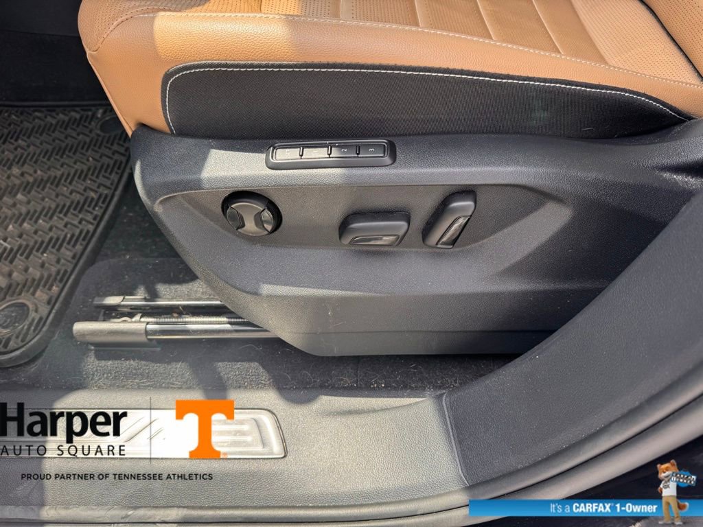 Used 2025 Volkswagen Atlas Cross Sport SEL R-Line AWD/4WD image 18
