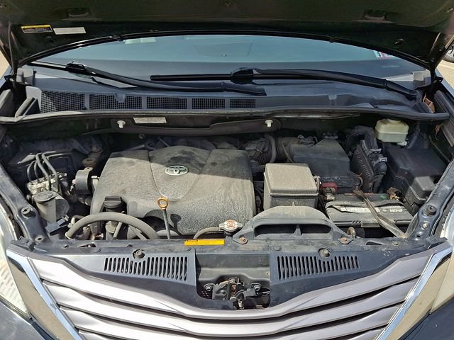 Used 2017 Toyota Sienna XLE AWD/4WD image 26