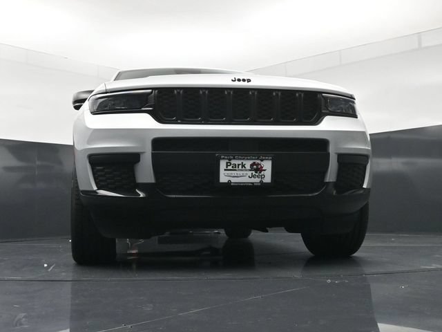 Used 2023 Jeep Grand Cherokee L Laredo AWD/4WD image 19