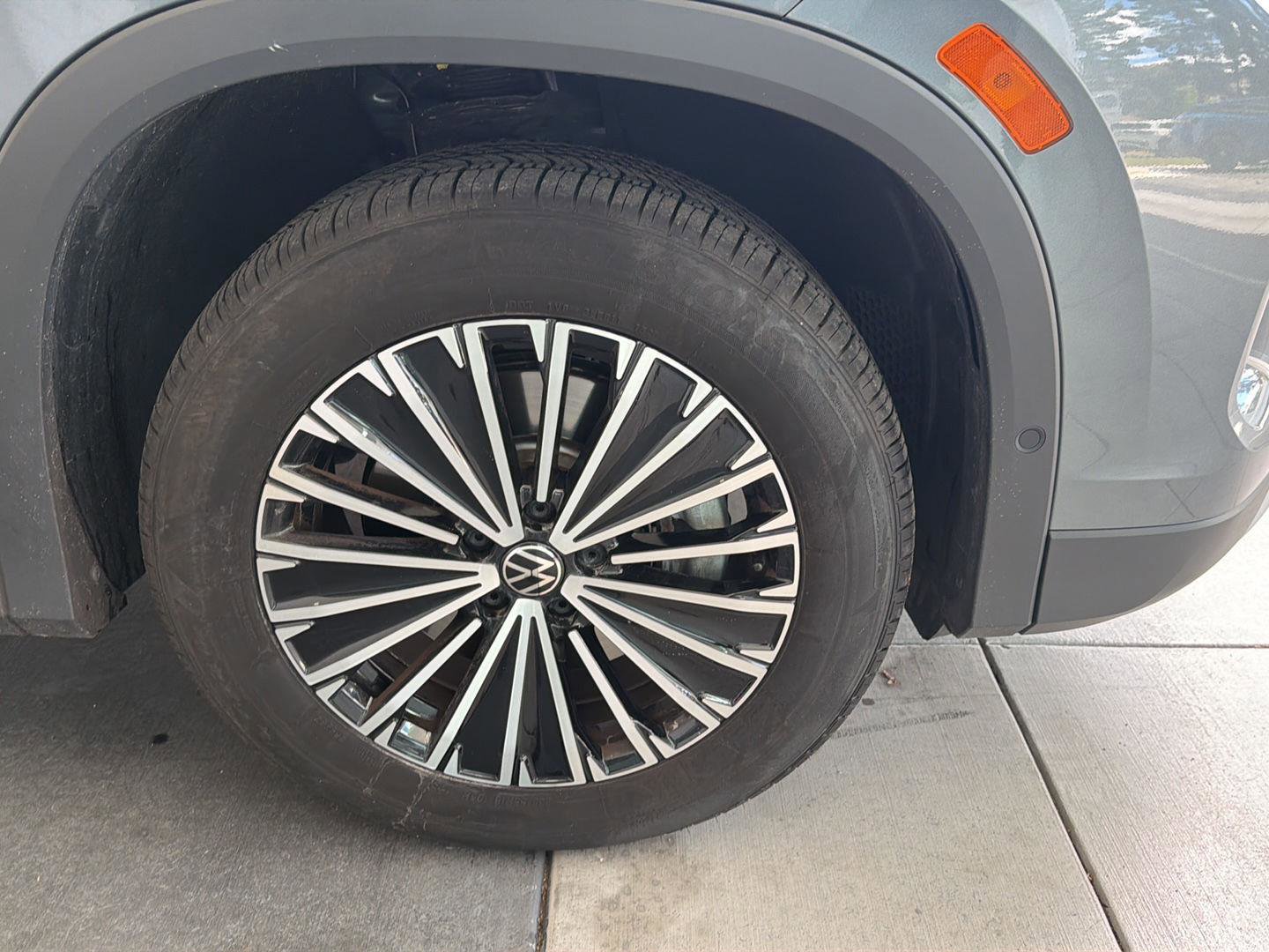 Certified 2025 Volkswagen Tiguan S w/ 18" Wheel Package image 10