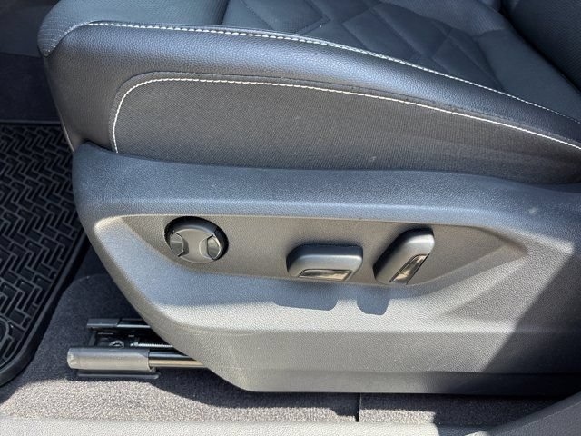 Used 2024 Volkswagen Atlas SE FWD image 21
